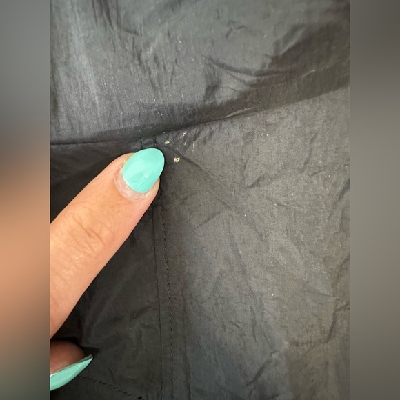 Lululemon Bombs Away Jacket
Black / Summer Shade Medium Olive Dark‎ Olive size 8 - Picture 7 of 10